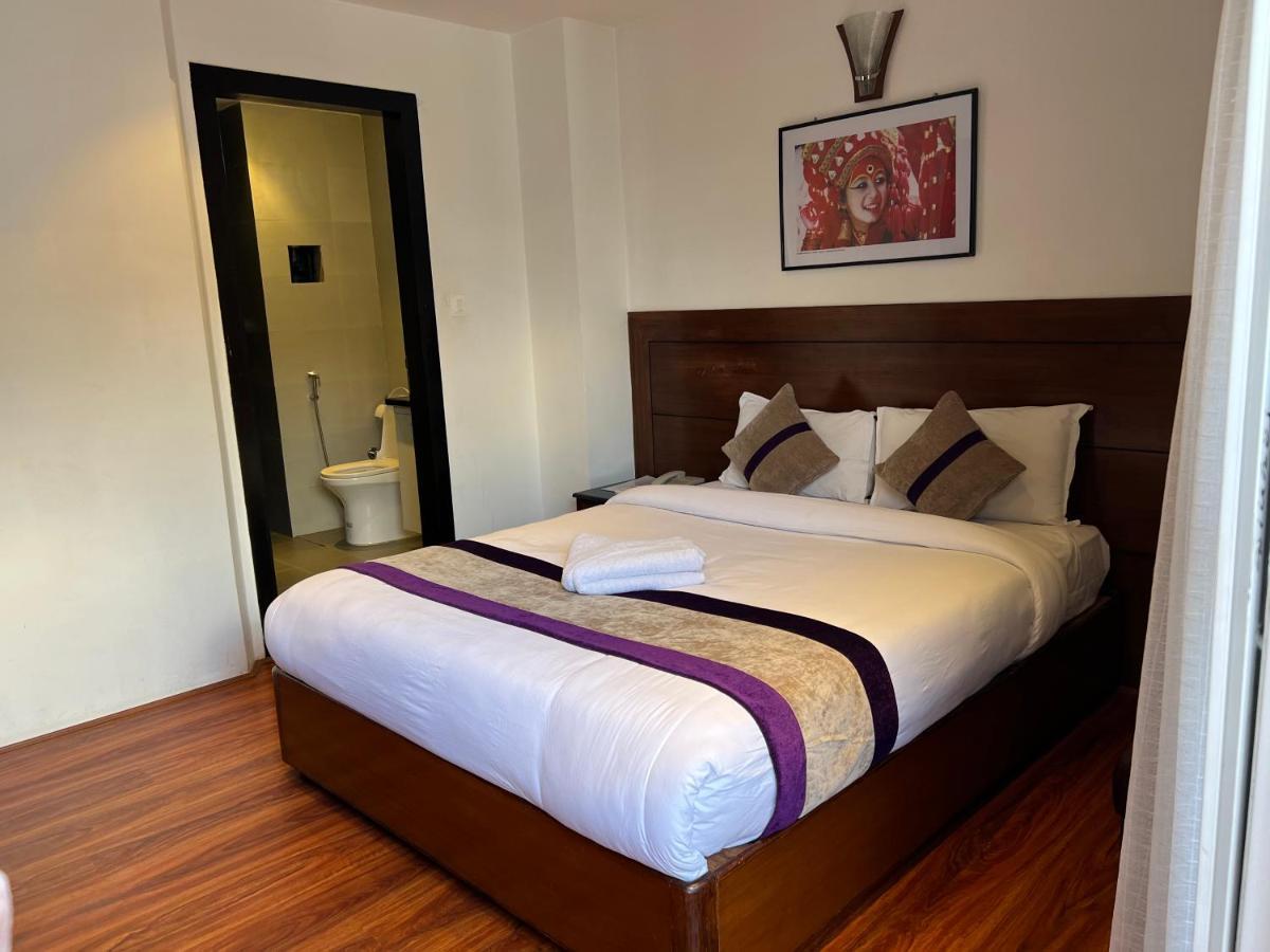 Hotel New Era Kathmandu Bagian luar foto