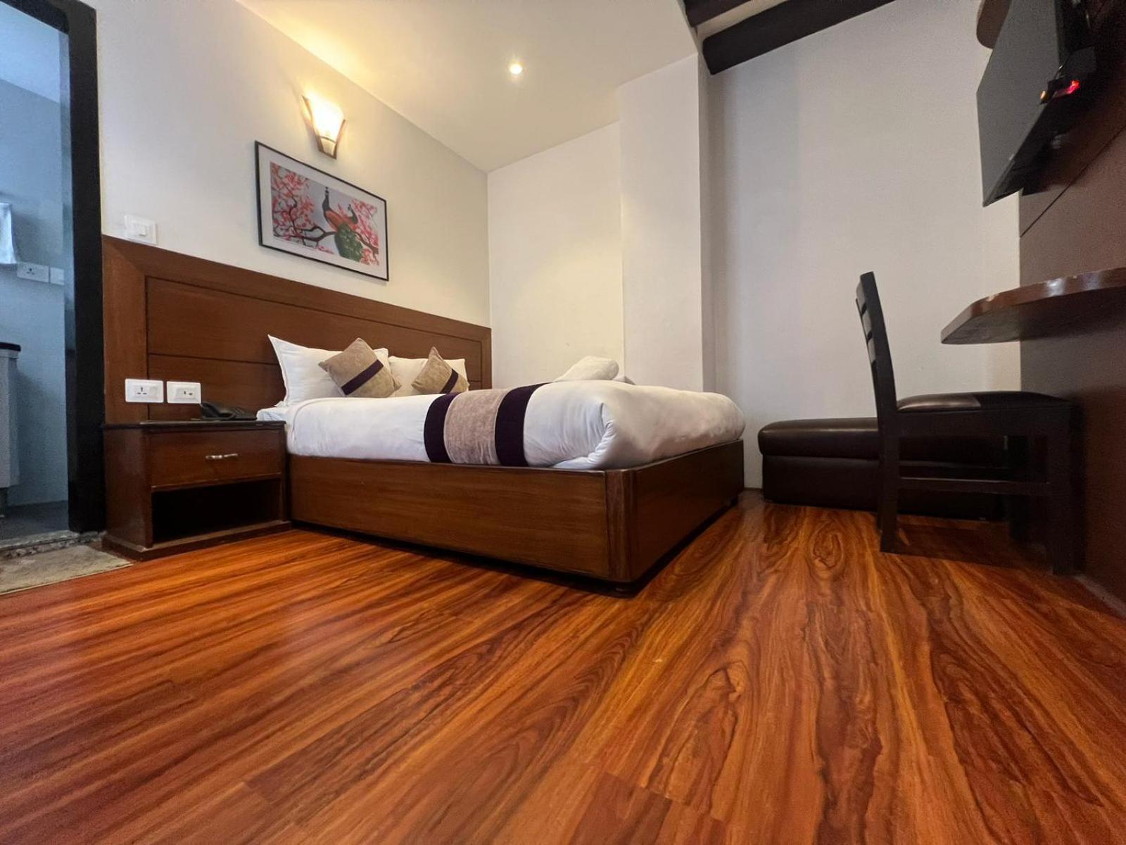 Hotel New Era Kathmandu Bagian luar foto