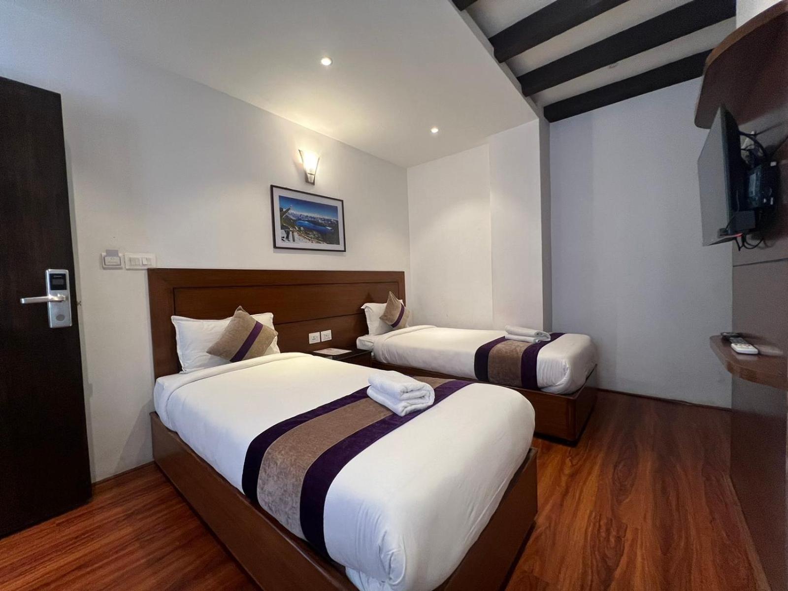 Hotel New Era Kathmandu Bagian luar foto